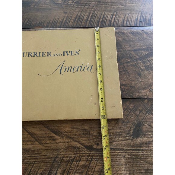 Vintage 1952 Currier and Ives America Table Top Book - Picture 12 of 12